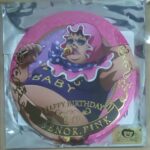 麦ストバースデー缶バッジ2023年6月